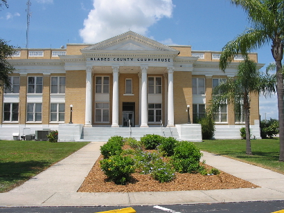 A Photo of the Glades County Court House